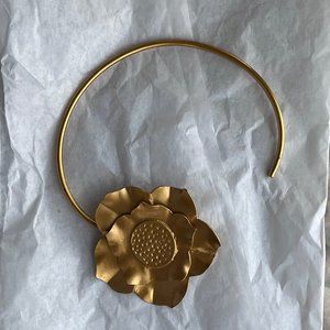 Zara Flower Necklace Golden NWOT